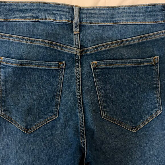 Old Navy Extra High-Rise Rockstar Super Skinny Jeans – Size 8 - Picture 4 of 6